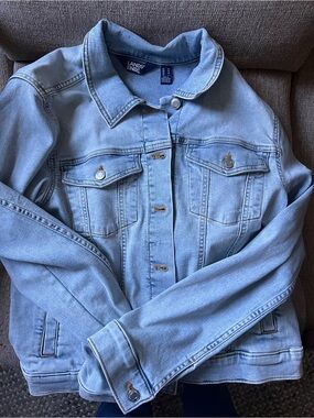 Lands' End Light Wash Denim Jacket - Light Blue Medium